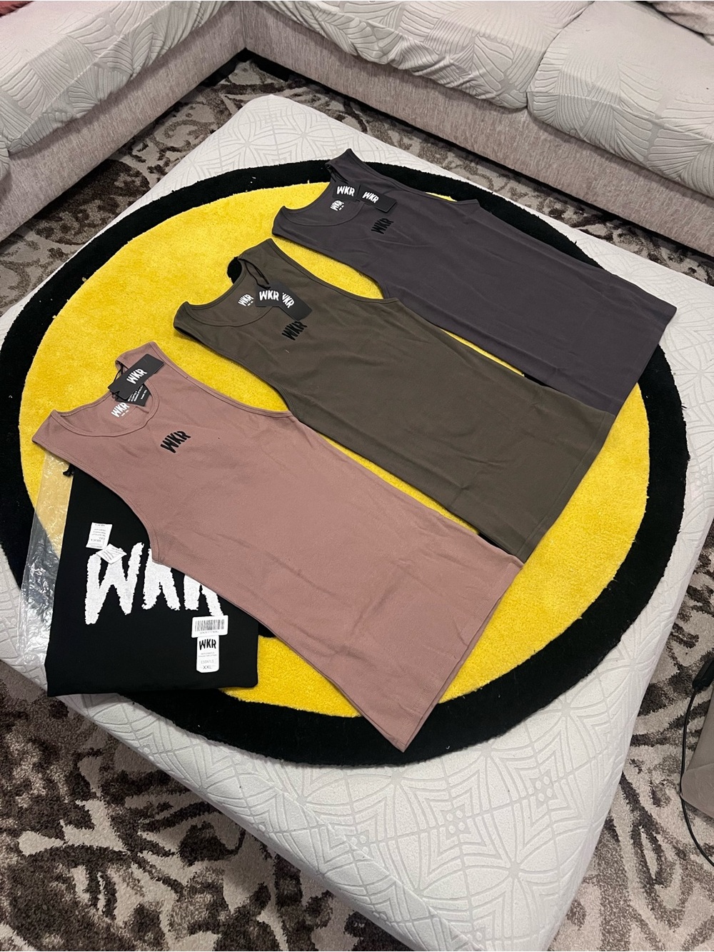 WKR Essntls Tank 3-Pack - SS4 (Size
Up)
Color: ESSNTLs
XXL